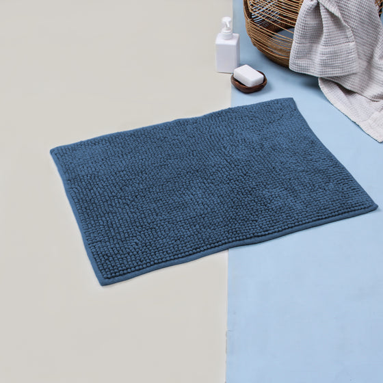 Aquamarine bath mat